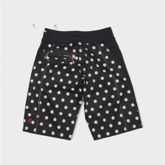 Lululemon Bermuda Shorts Black Polka Dot 2 NWOT - Picture 2 of 9